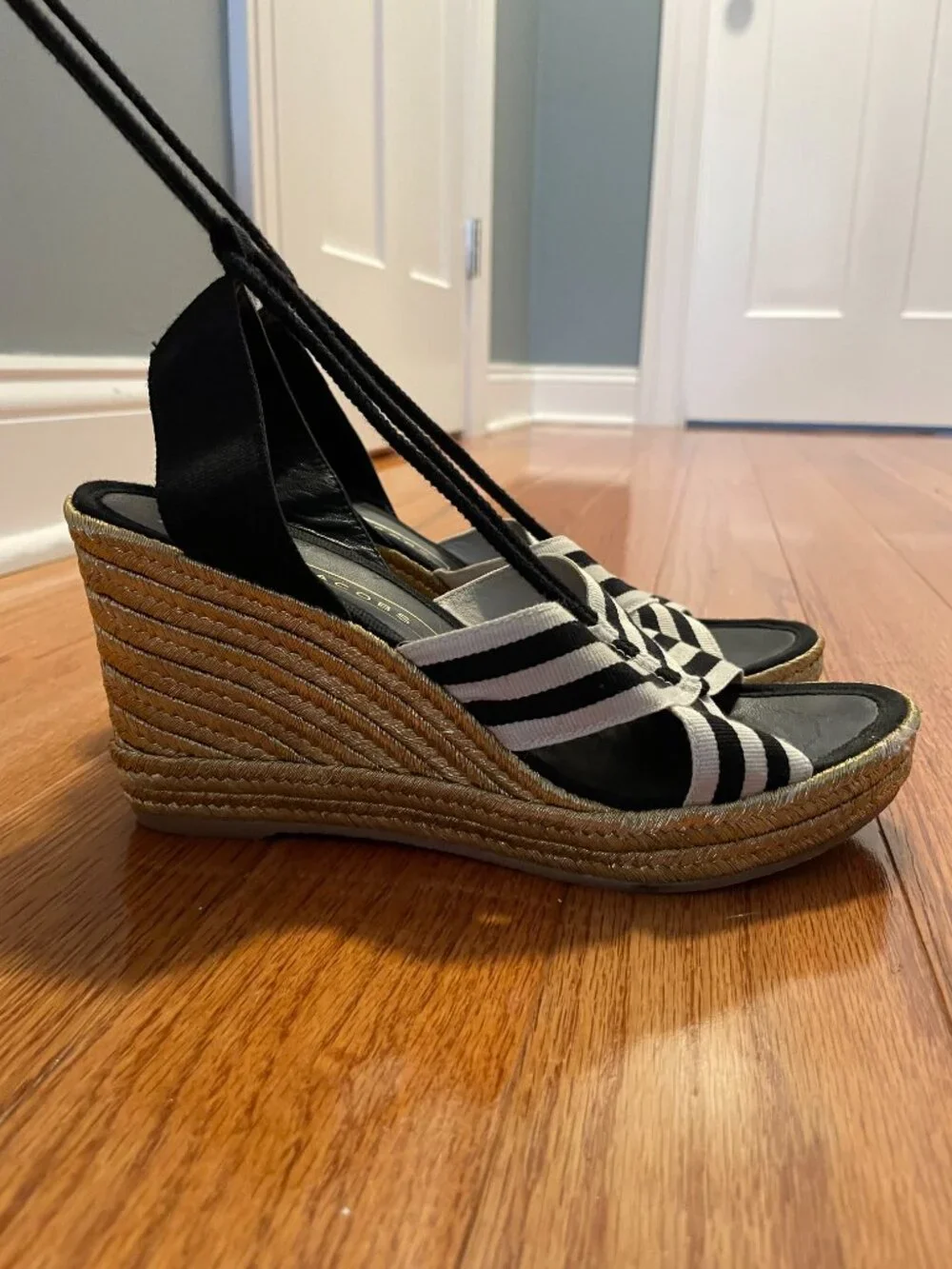 Marc Jacobs Dani Striped Canvas Wedge Espadrille Sandals Gold Heel Size 38
